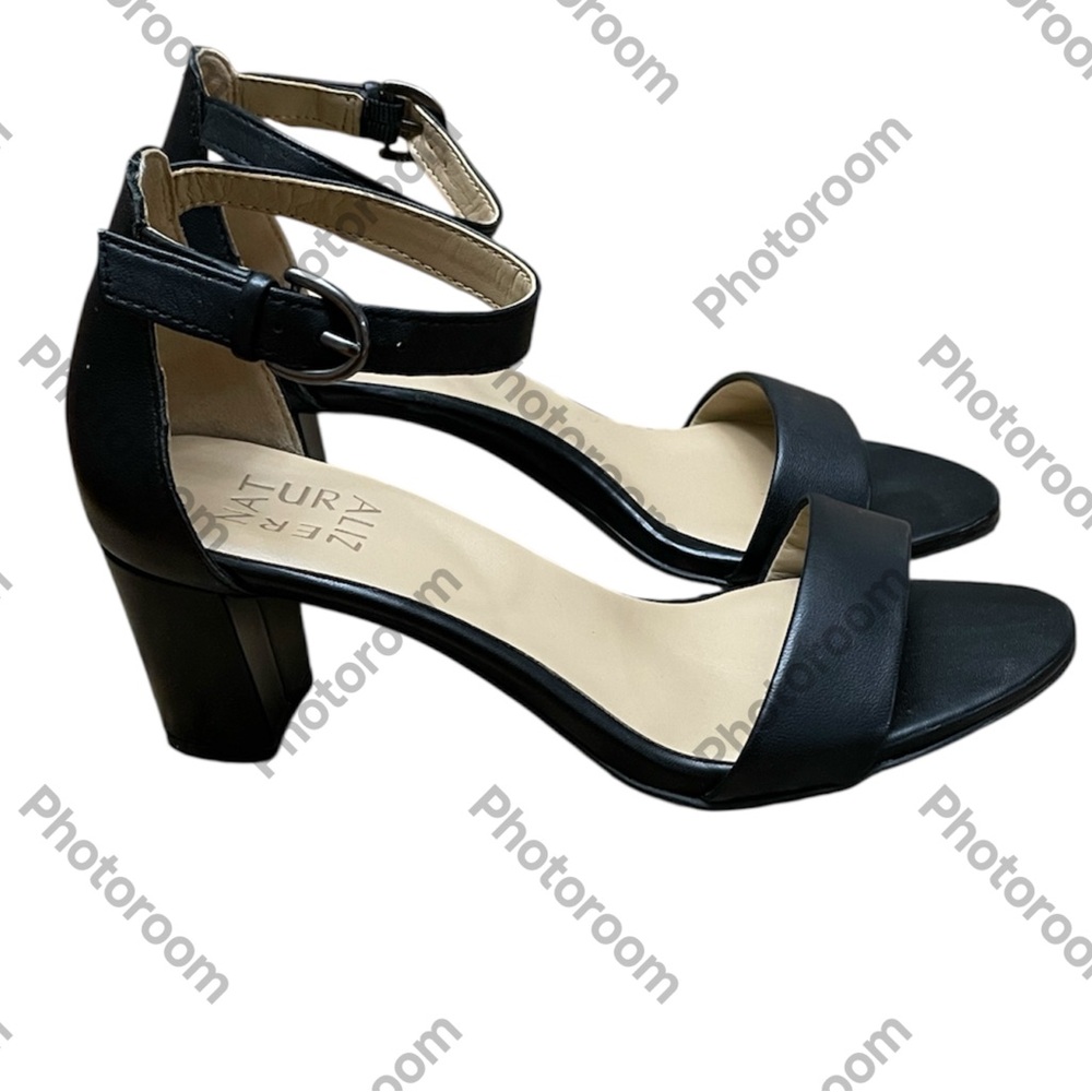 Naturalizer Black Heels